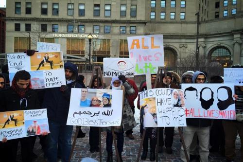 عکس:اعتراض آمریکایی‌ها به قتل۳دانشجوی مسلمان 