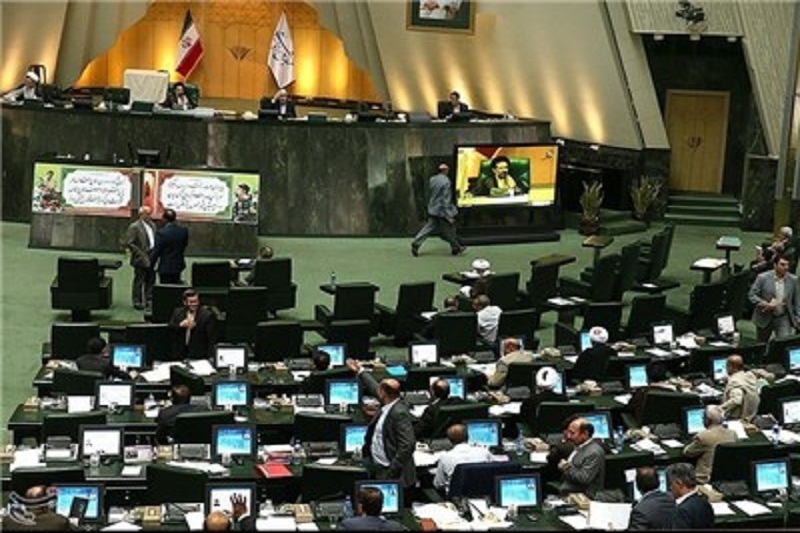 شهرداری‌ها حسب شرایط آلودگی از خودروها عوارض می‌گیرند 