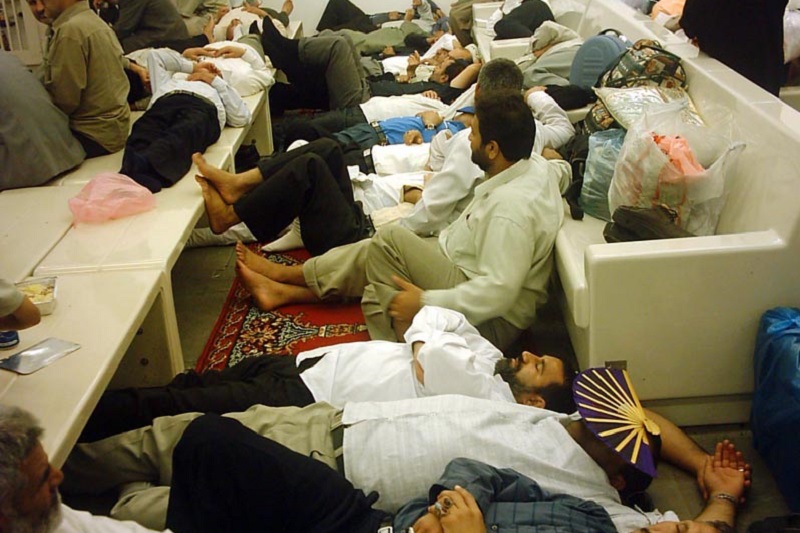 ۱۲ ساعت تاخیر در پرواز مشهد-تهران