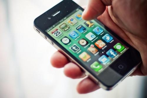 مخالفت وزارت ارتباطات با افزایش نرخ پیامک/ شکست SMSدر برابر وایبر 