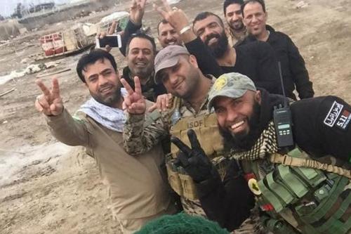 عکس سلفی رزمندگان عراقی در میدان جنگ