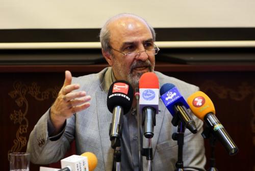 انتقاد وزیر ورزش و جوانان از محکوم کردن ماهواره 