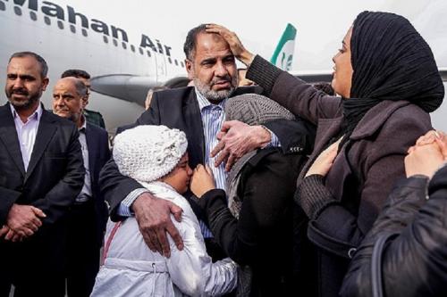 عکس:بازگشت دیپلمات ربوده شده ایرانی در یمن