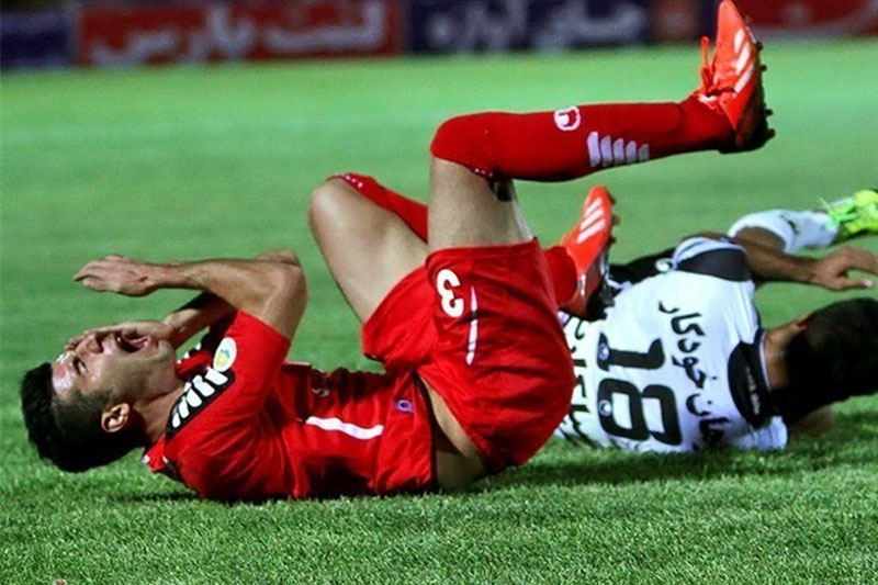 درخشان مدافع ملی‌پوش پرسپولیس را اخراج کرد 
