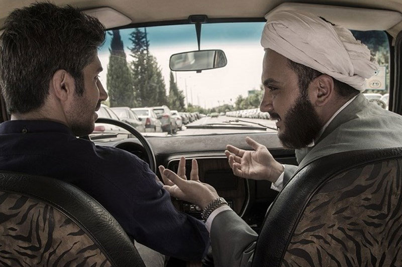 مجری معروف صداوسیما در لباس روحانیت 