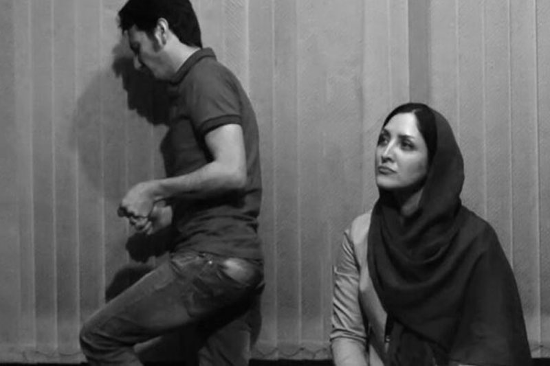 «چیزی یادم نمیاد» به صحنه می‌رود