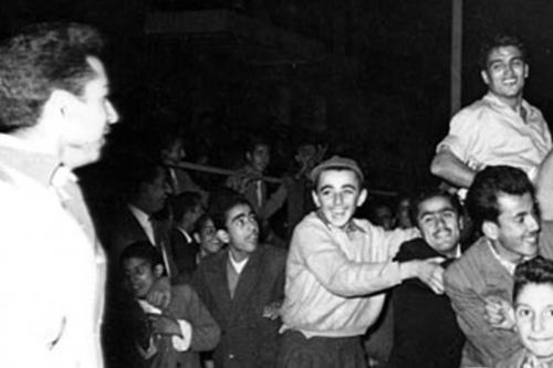 هواداران ایرانی فوتبال در قدیم/عکس 
