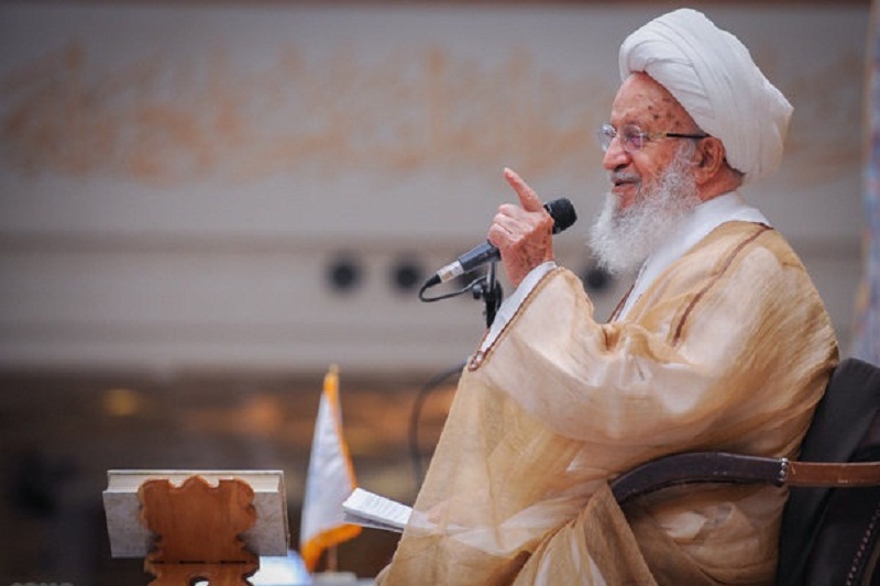 آیت‌الله مکارم شیرازی: آیا باید به هر قیمتی به عمره رفت؟ 
