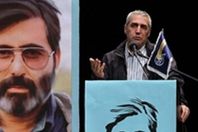 حاج قاسم محبت دارد که مرا می‌بیند 