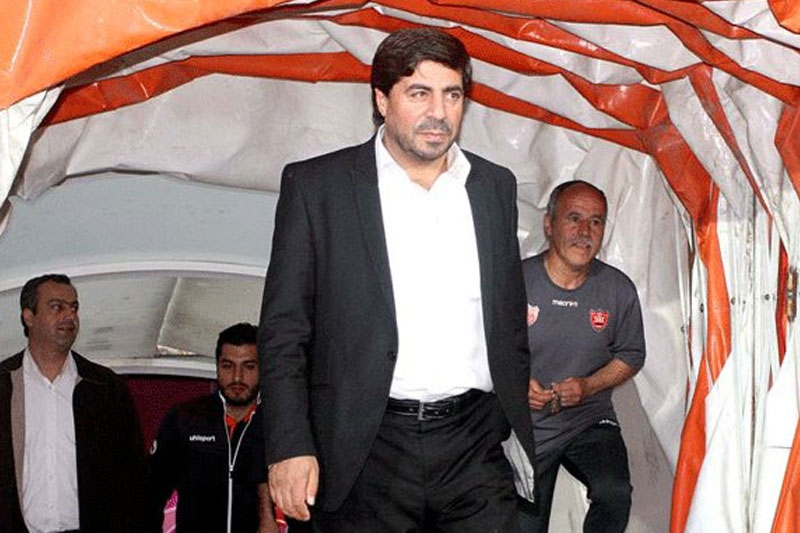 سیاسی مدیرعامل پرسپولیس نیست