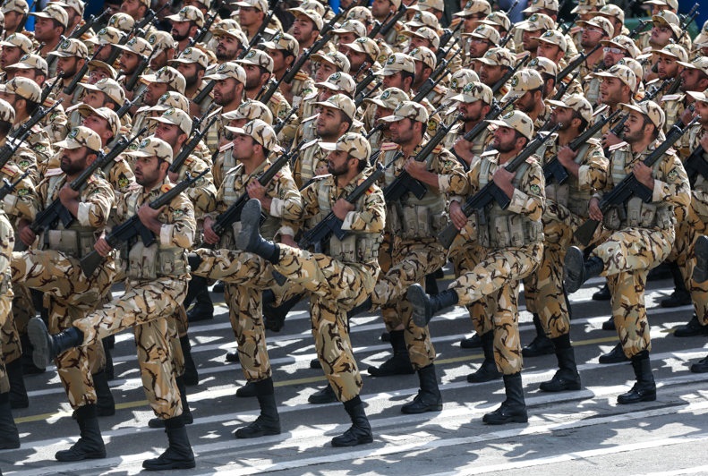 رژه بزرگ روز ارتش در جوار حرم امام خمینی(ره) آغاز شد