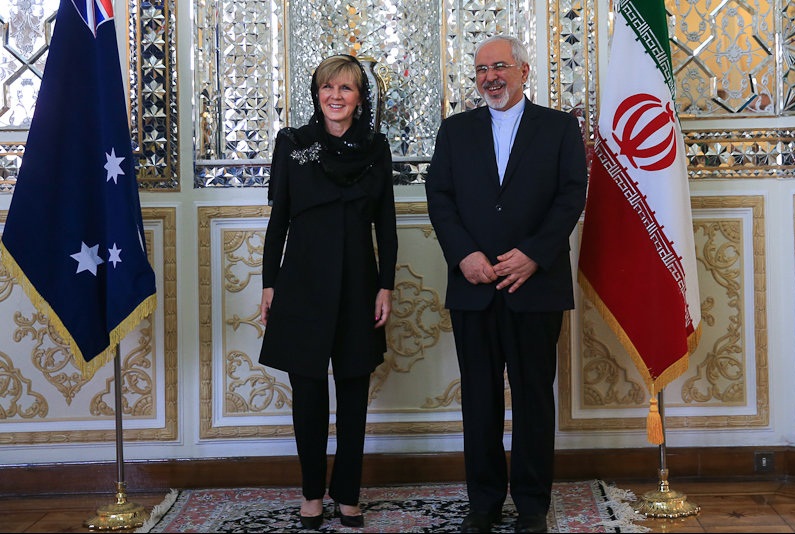 ظریف: زمان آن رسیده که روابط با استرالیا را به سطح بالاتری برسانیم/ تجارت انسان از موارد نگرانی تهران و کانبراست/ گزینه نظامی علیه ایران وجود ندارد 