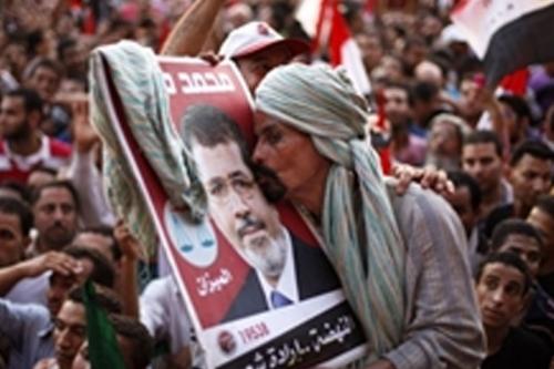 انتقاد داعش از اخوان المسلمین مصر به دلیل اعتراضات مسالمت‌آمیز