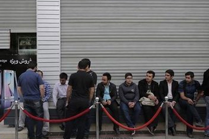 صف  خریداران  ایرانی  گوشی  جدید سامسونگ 