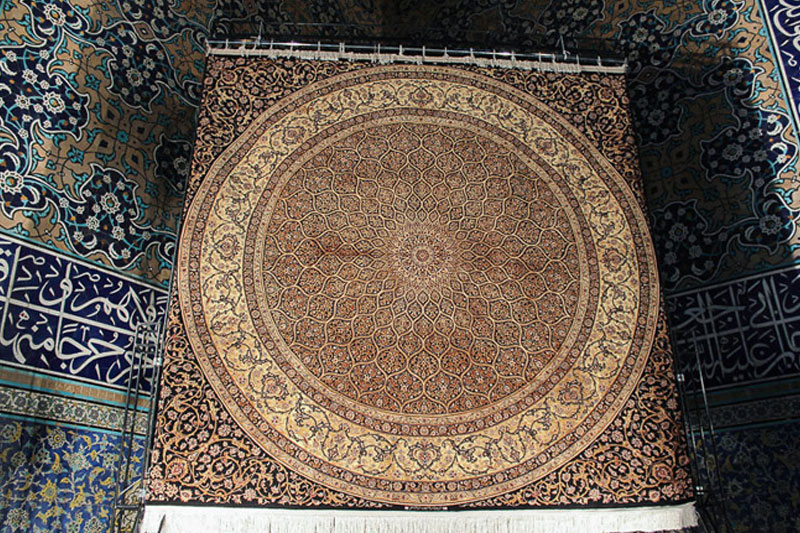 تصاویر رونمایی از فرش حرم‌حضرت‌زینب(س) 