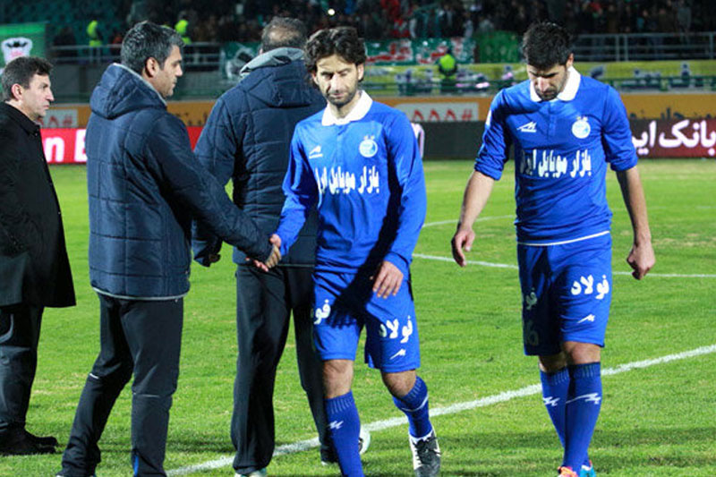بیک‌زاده: هیئت مدیره فقط بلد است جلسه برگزار کند