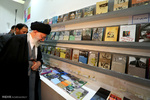 Leader visits Tehran Book Fair 