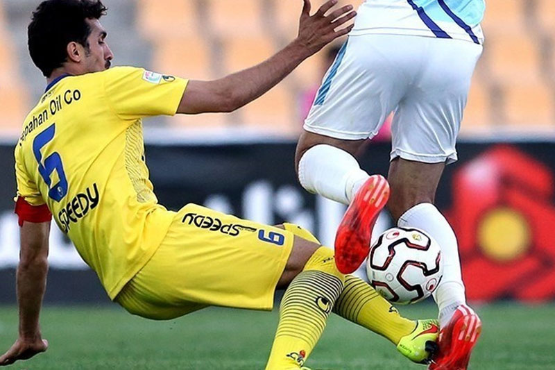 برتری نفت مقابل الاهلی در نیمه اول