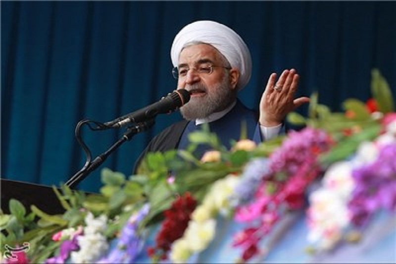 مشکلات جامعه با شعار و جملات تند حل نمی‌شود