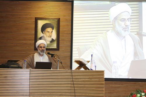 همایش کتابشناسی شهیدآوینی در کرمانشاه برگزار شد