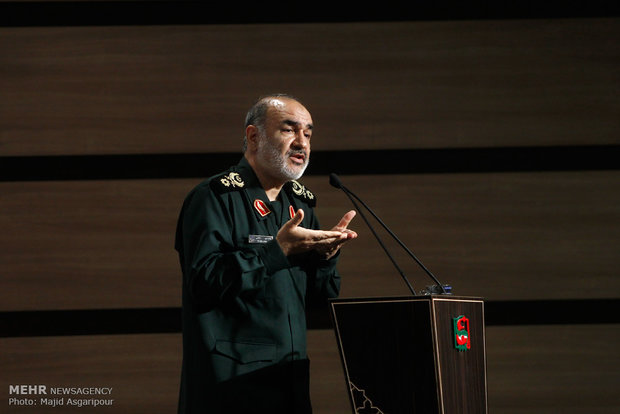 رفتار با آمریکا طبق راستی‌آزمایی