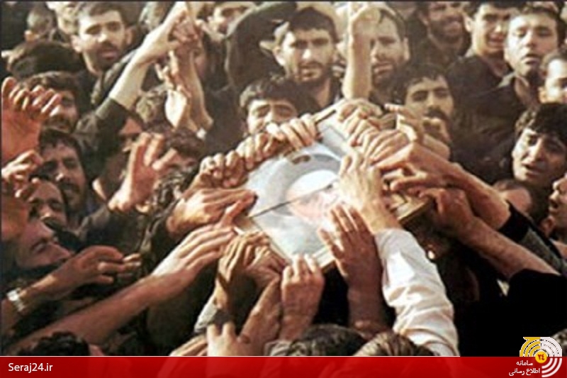 خاطراتی از مراسم تشییع پیکر مطهر امام خمینی(ره)/ماجرای شهیدی که سنگ لحد مزار امام(ره) را گذاشت+تصاویر کمتر دیده شده از مراسم