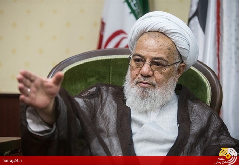 ملت ایران به تأسی از امام (ره) ملتی استکبارستیز هستند/وحدت جهان اسلام از مهمترین محورهای اندیشه امام (ره) است