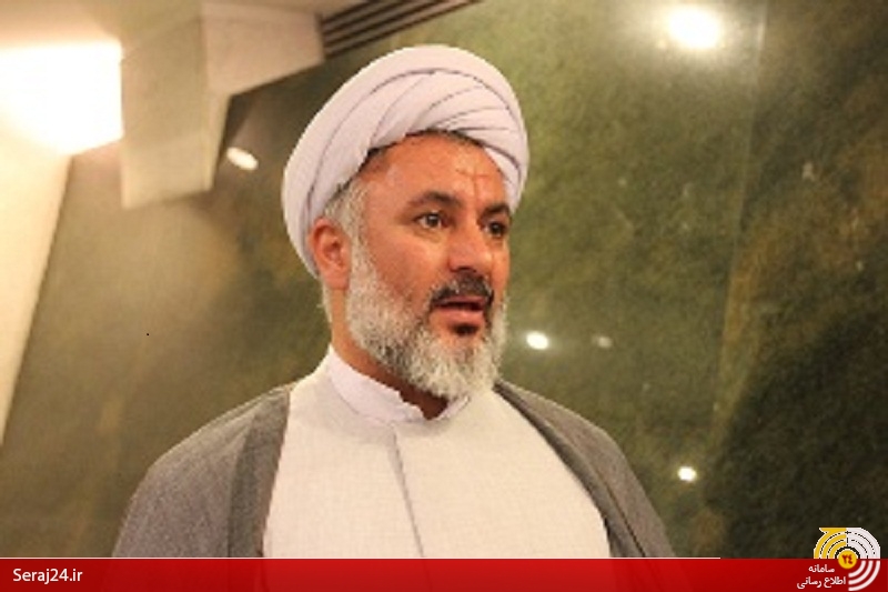 عده‌ای با برندگرایی به دنبال حس برتری هستند/ استفاده از کالا برند خارجی، جوانان کشور را بیکار می‌کند