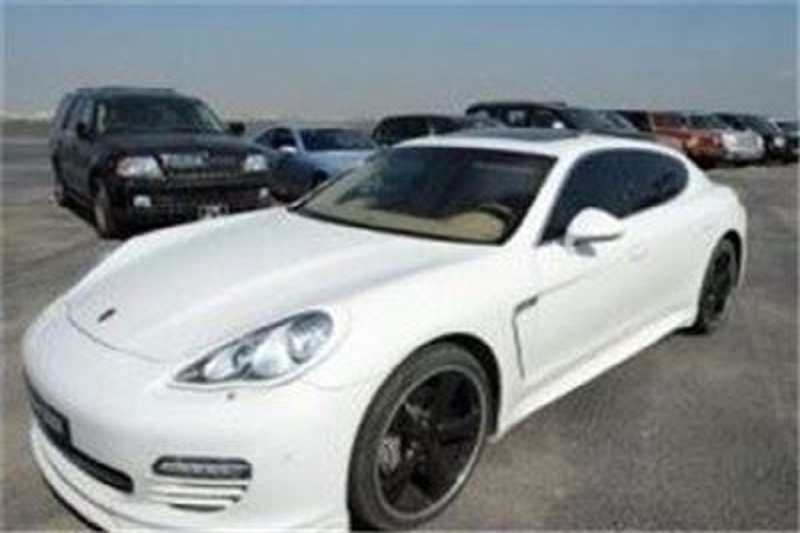 واردات ۹۶هزار خودروی لوکس به کشور 