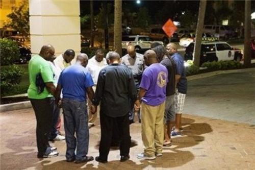 ۹ کشته در تیراندازی به‌سمت کلیسای سیاهپوستان در کارولینای جنوبی