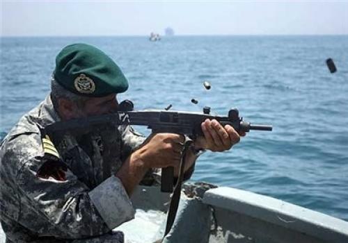 حمله دزدان دریایی به کشتی تجاری ایرانی با اقدام به موقع تکاوران نداجا ناکام ماند 
