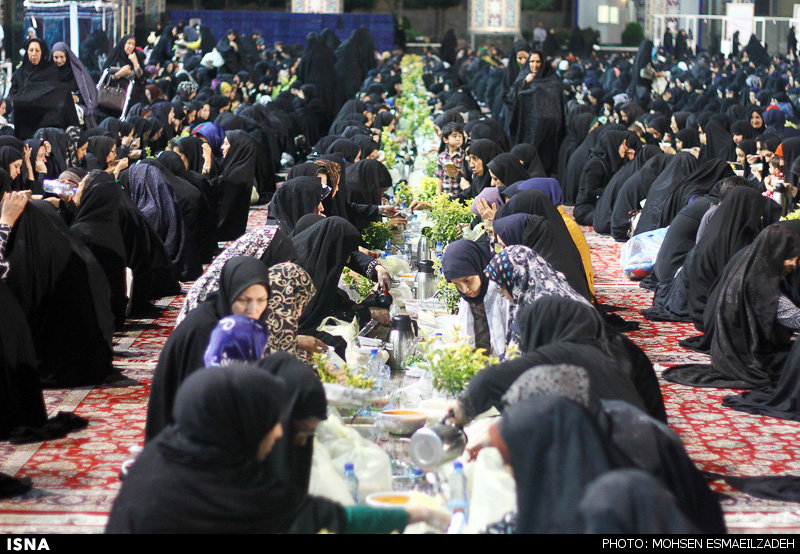 برگزاری افطاری خیابانی در تهران
