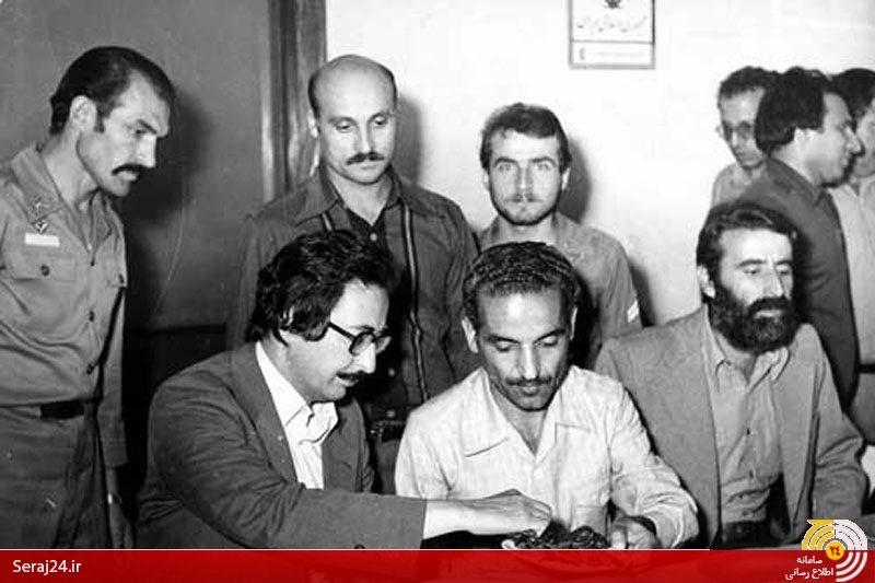به بنی صدر گفتم: بامردم انقلابی و حزب اللهی و شهید داده مقابله نکن!/ ماجرای حضور بنی صدر در ورزشگاه امجدیه