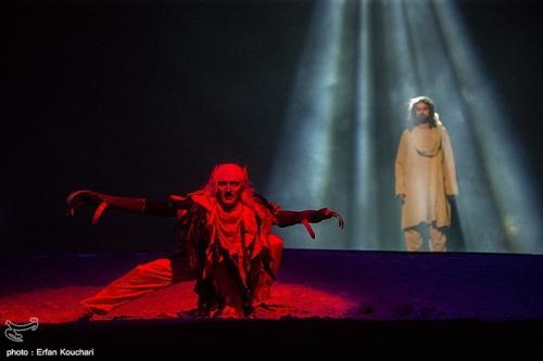عکس:اجرای نمایش فصل شیدایی در حضور فرمانده‌ کل‌ سپاه