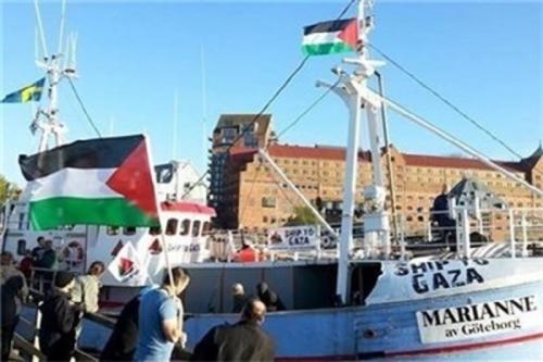یورش نظامیان صهیونیست به اولین کشتی ناوگان آزادی غزه
