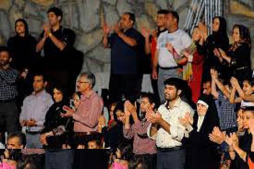 پخش شبانه کنسرت پاپ همراه با رقص و طرب در نمایشگاه قرآن!
