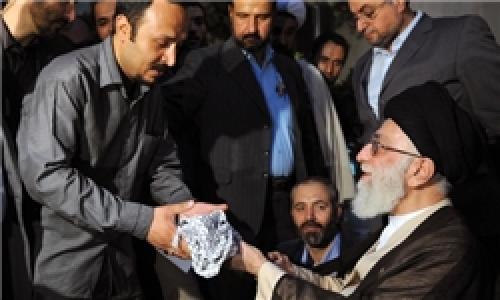 چفیه رهبر انقلاب به کدام شاعر رسید؟