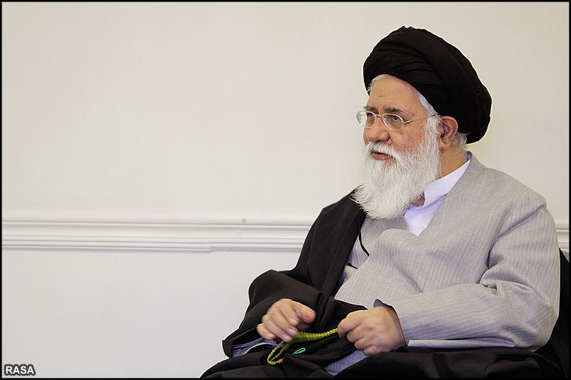 برخیها خواب باز شدن سفارت آمریکا را میبینند/غربیها میخواهند دروازه کشور برای دزدیشان باز شود