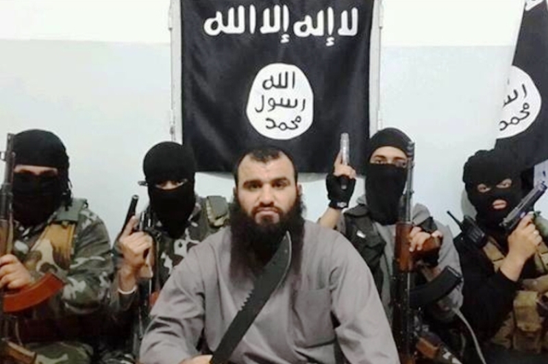 شیعیان کافرند و باید سنی شوند/ هرگز از کشتن پشیمان نشدم + عکس