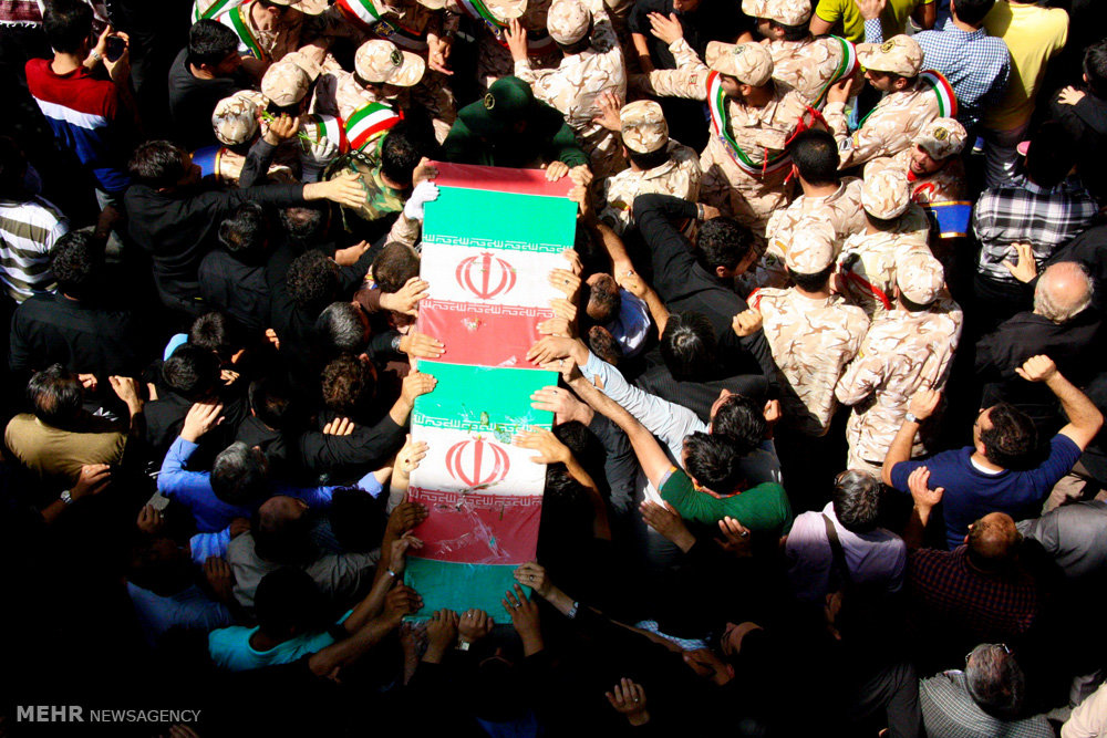 پیکر مطهر ۷۶ شهید دفاع مقدس وارد خاک میهن اسلامی می‌شود