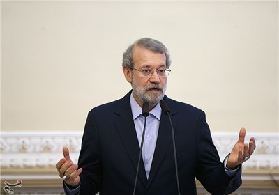 چه کسی به لاریجانی اهانت کرد؟ 