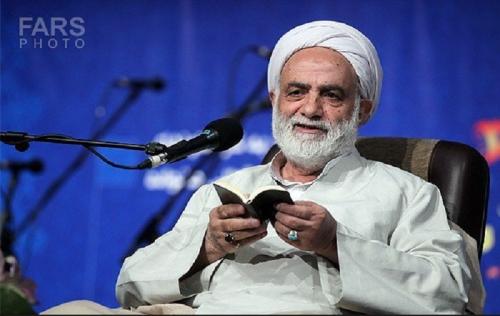 پاسخ امام علی به دختری که به دلیل نداشتن خواستگار نمازنمی‌خواند