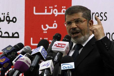 معاون محمد مرسی استعفا داده است 