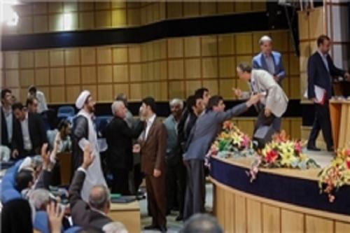 احزاب گرایش سیاسی خود را مشخص کردند