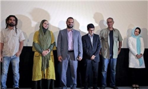 رویم ‌می‌شود این فیلم را نمایش دهم