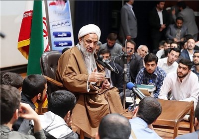 انتخاب آیات یزدی، مصباح و موحدی‌کرمانی به عنوان فصل‌الخطاب پایداری، ایثارگران و موتلفه 